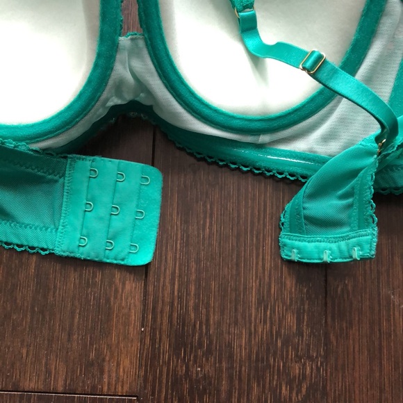Turquoise bra 34C - Picture 5 of 5